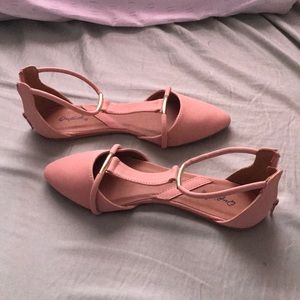 Beautiful brand new pale rose colored flats!